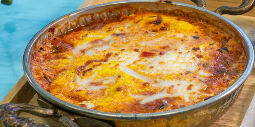 Why Seattle Food Lovers Choose Pepperoni Shakshuka for Breakfast Catering